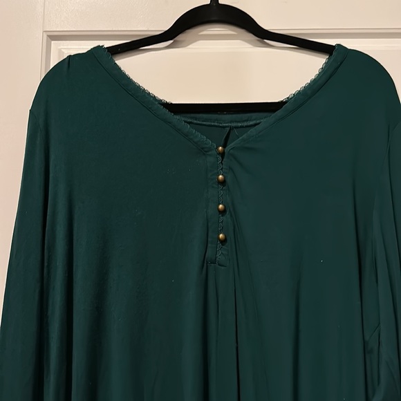 Torrid Super Soft Long Sleeve Tunic Top- size 2 - Picture 3 of 5